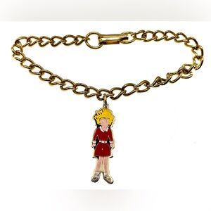 Vintage Signed 1974 Gold Tone Chain Linked Orphan Annie Charm Bracelet